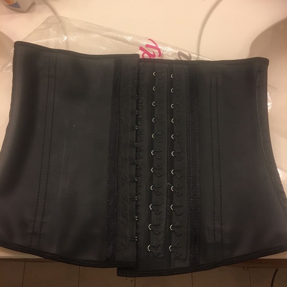 Waist trainer